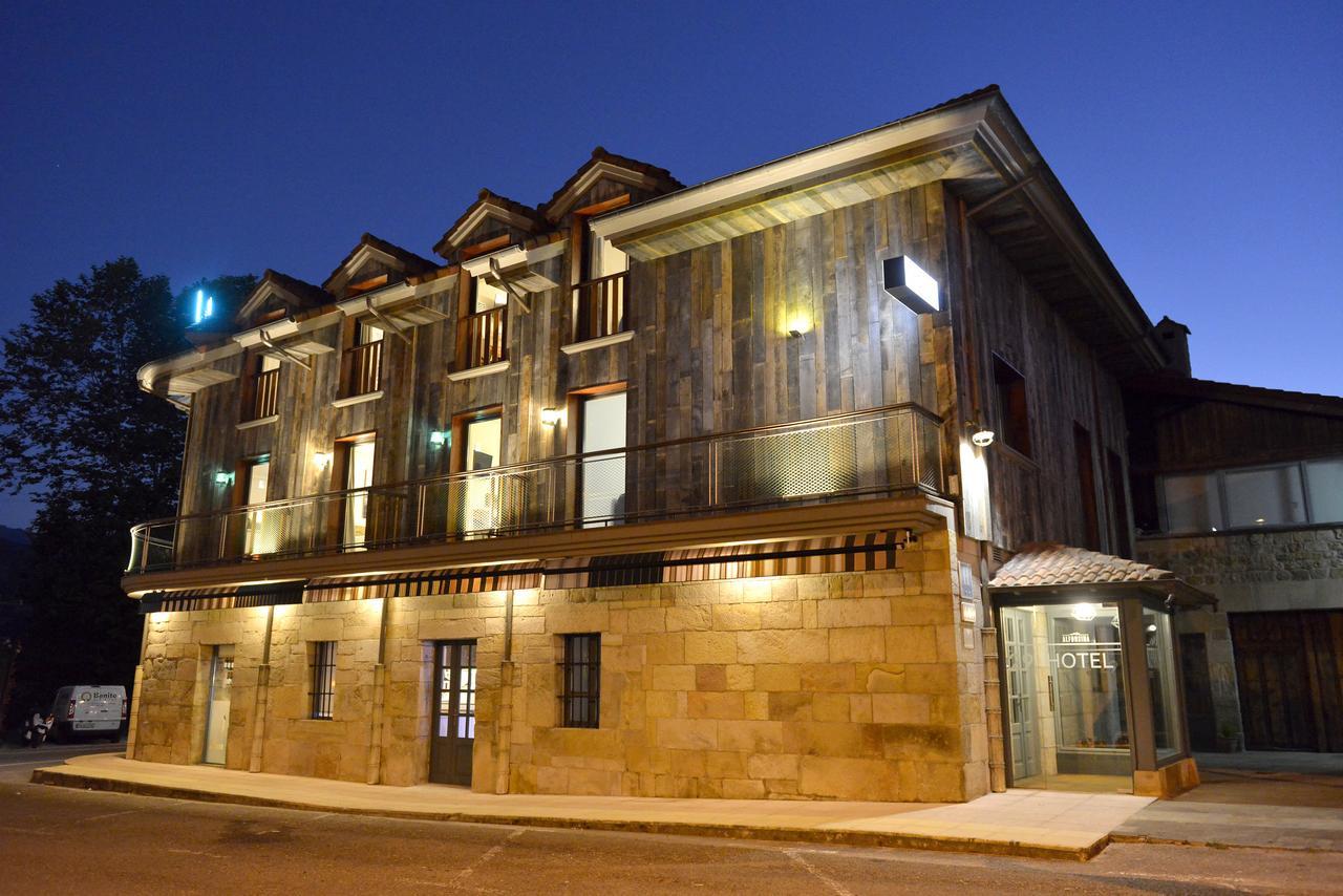 Santibanez de Villacarriedo Hotel La Alfonsina מראה חיצוני תמונה